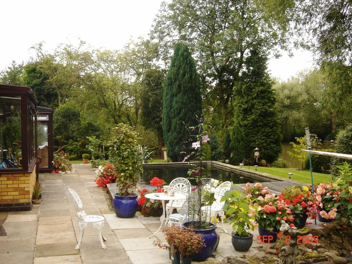 The Willows Bed & Breakfast Йорк Экстерьер фото